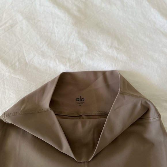 Alo Yoga Earrior ripped leggings NWOT - Picture 4 of 5